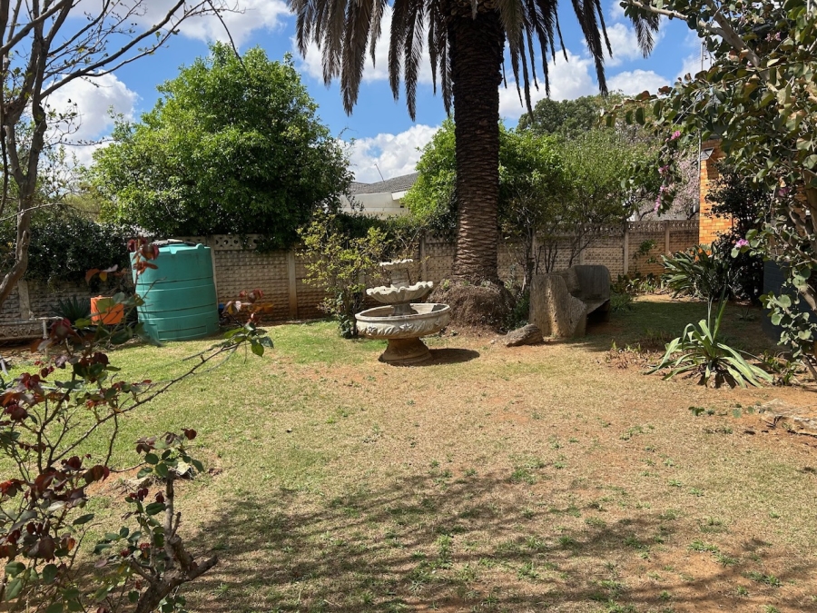 4 Bedroom Property for Sale in Viljoenskroon Free State